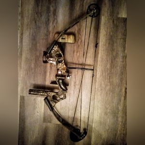 Compound bow  (PSE stingray)